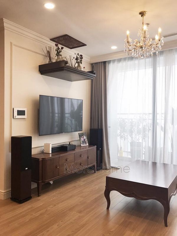 Sản phẩm kệ tivi gỗ tự nhiên đẹp tại chung cư Vinhomes Gardenia được thi công và sản xuất bởi Morehome
